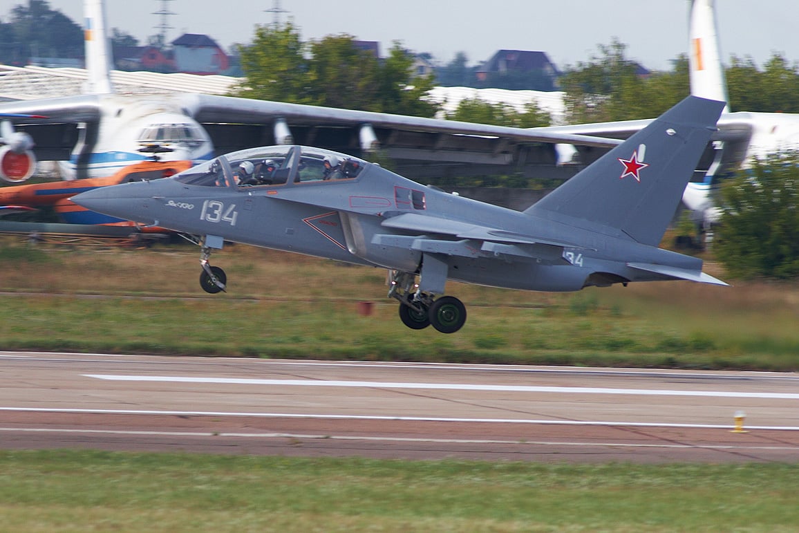 10a-Yak-130-2011