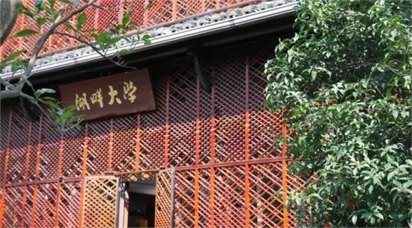 20170330-edef68cc8ff8b569_600x5000